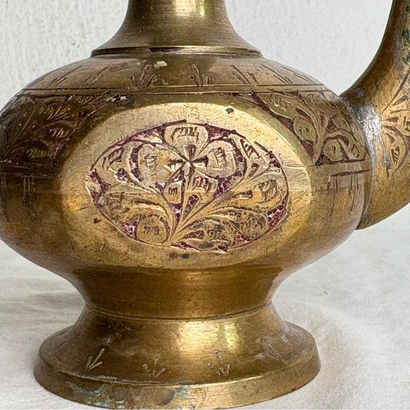 Vintage Solid Brass Teapot Genie Lamp Pitcher Made in India Ornate Etched Floral - Picture 10 of 15